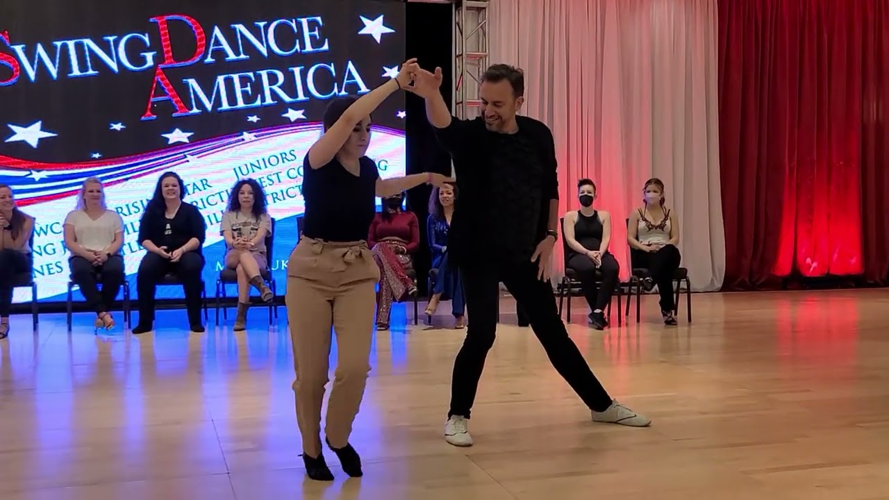 Nino DiGiulio & Kali Casas. Crossover.  Swing Dance America 2022.