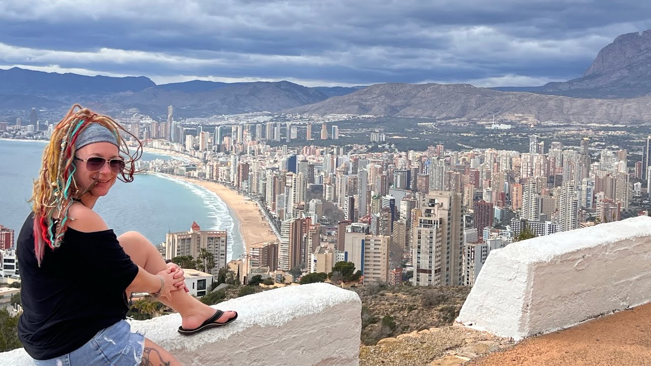 #125 Naar het beroemde Kruis van Benidorm 🌄 