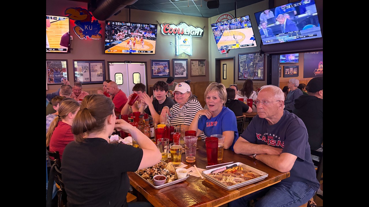 Rock Chalk and ranch dressing: Johnny’s West Lawrence preps for Jayhawks’ NCAA Tournament opener