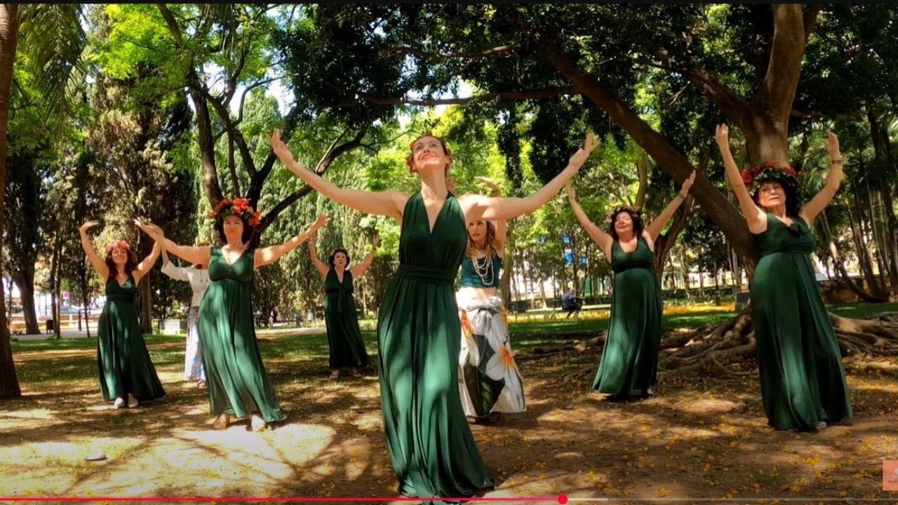 Danza Polinesia en la Naturaleza | ʻAparima con ‘Somewhere Over the Rainbow’ (IZ)