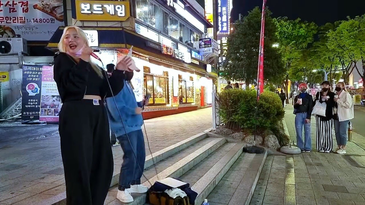 FRIDAY. AMAZING SINGING GIRLS. SO LUCKY TO SEE ADORABLE ANGELS. DEEPLY TOUCHED. HONGDAE STREET.