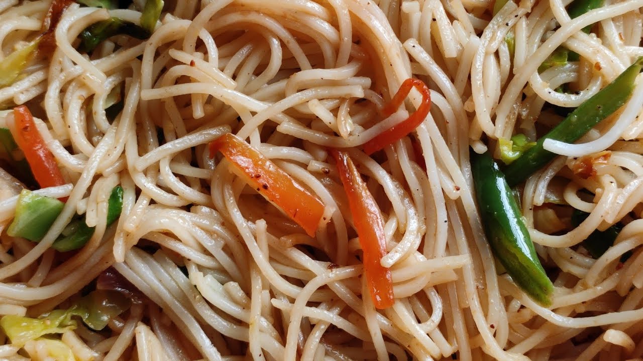 🍜🔥 Yummy Veg Chowmein 🍝 at Home! 😍 | Maa 👩‍🍳 Ke Haathon Ka Street-Style Magic ✨ | Full Veggie Toss 🤤