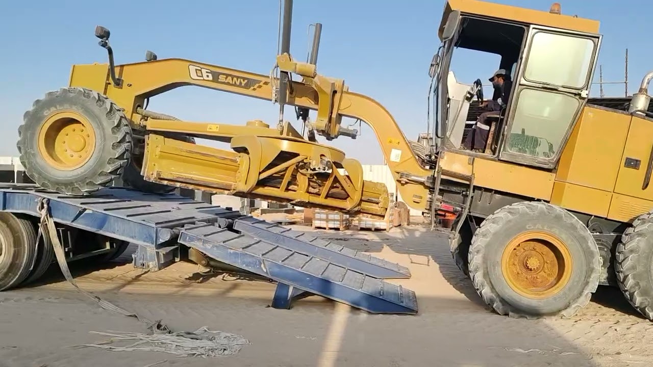 Greader loading low bed