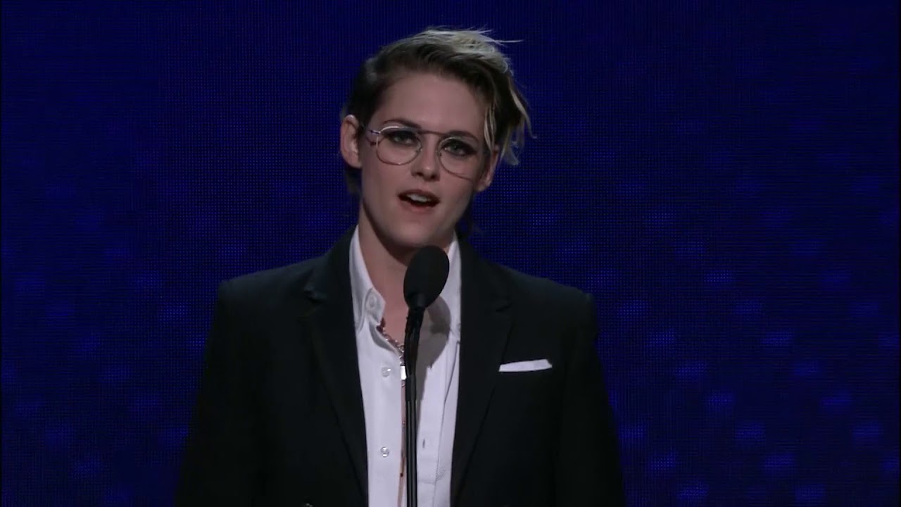 Kristen Stewart salutes Charlize Theron at the 2019 American Cinemateque Awards