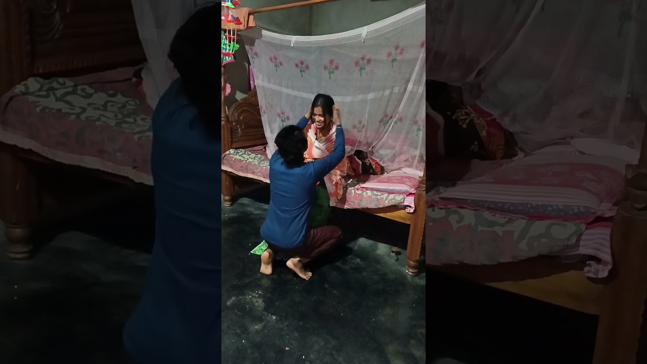 কিছু পাইতে হলে কিছু দিতে হয় মানুষের এইটাই তো জীবন এটাই ভালোবাসা 🍫
