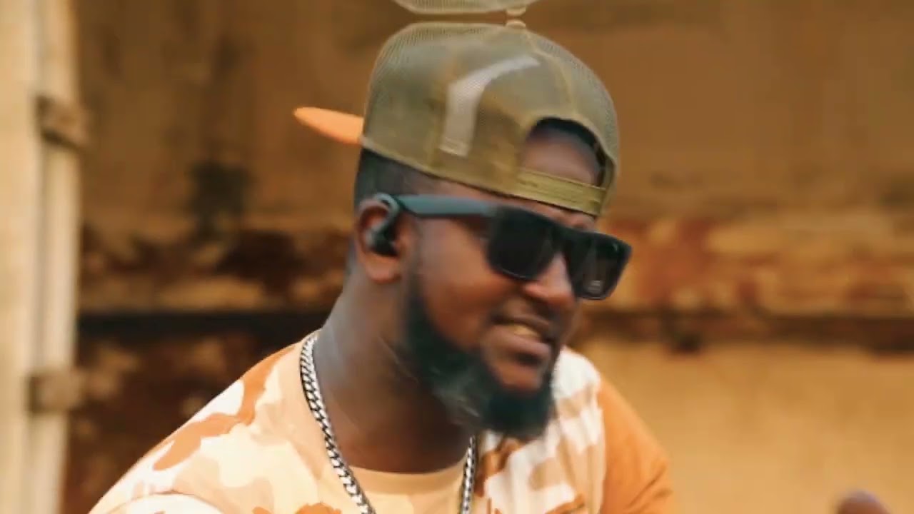 De Bills - Feel Me (Official Video)