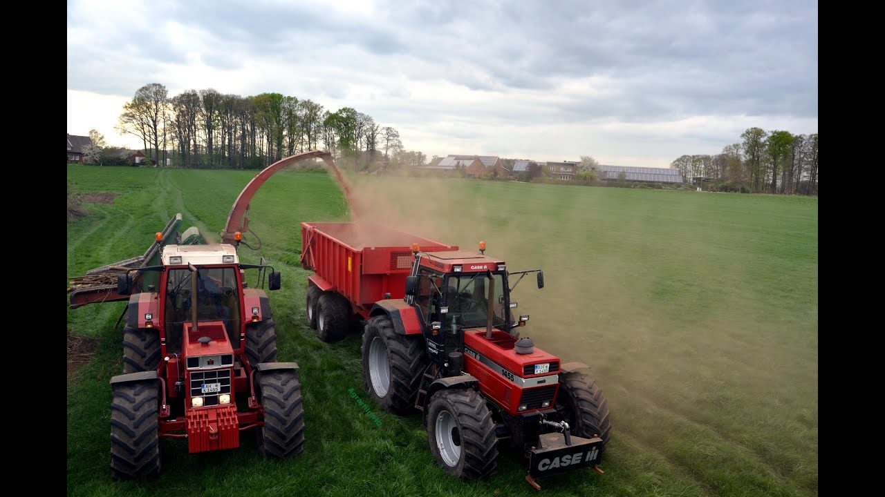 Hackschnitzel mit IHC und New Holland
