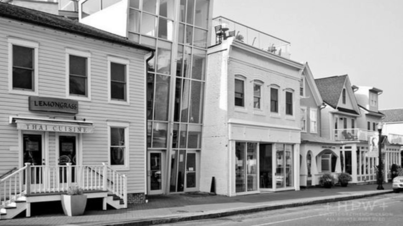 Red Light Districts to Arts Districts: How Food and Art Create Community – Gavin Buckley