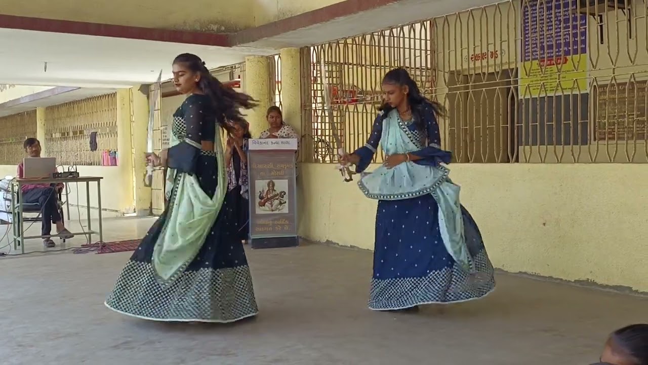 Talvar Ras | Dance | Vivekananda Kanya school