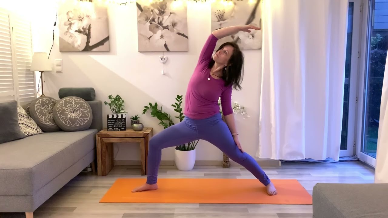 Yoga 🧘🏻 pilates. Arms, belly, thighs.