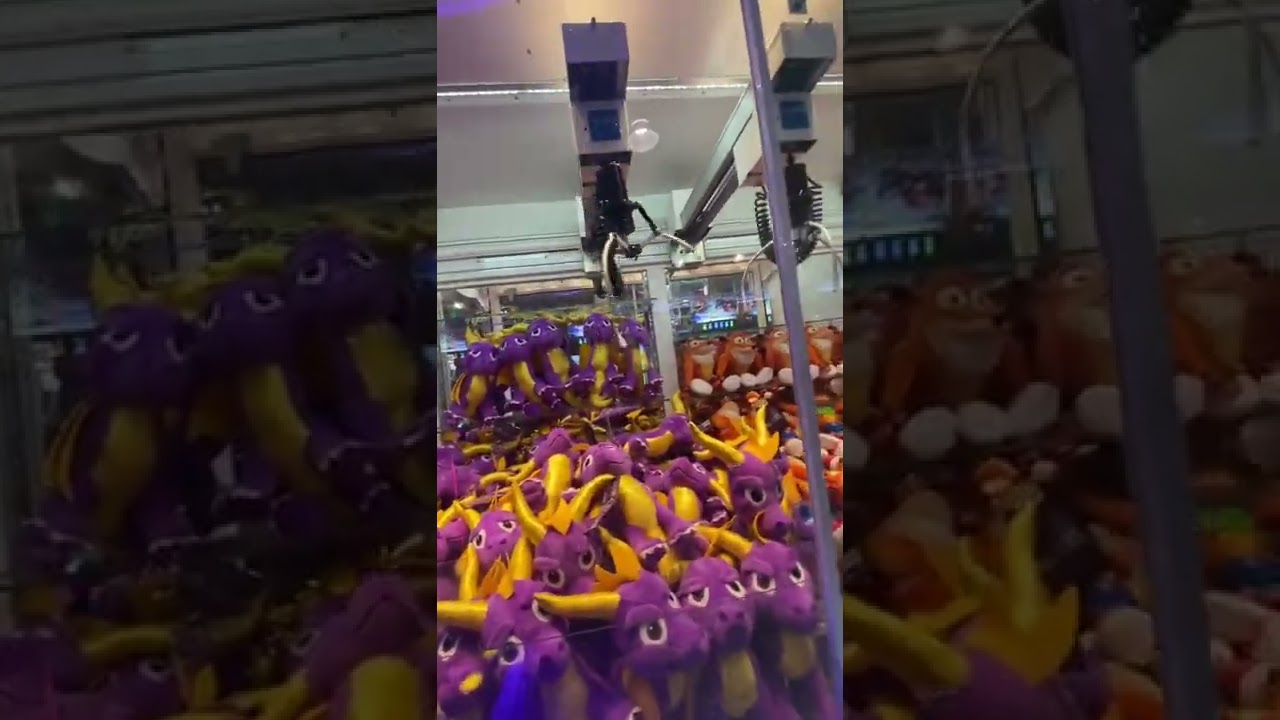 Playing The Broken E Claw Claw Machine