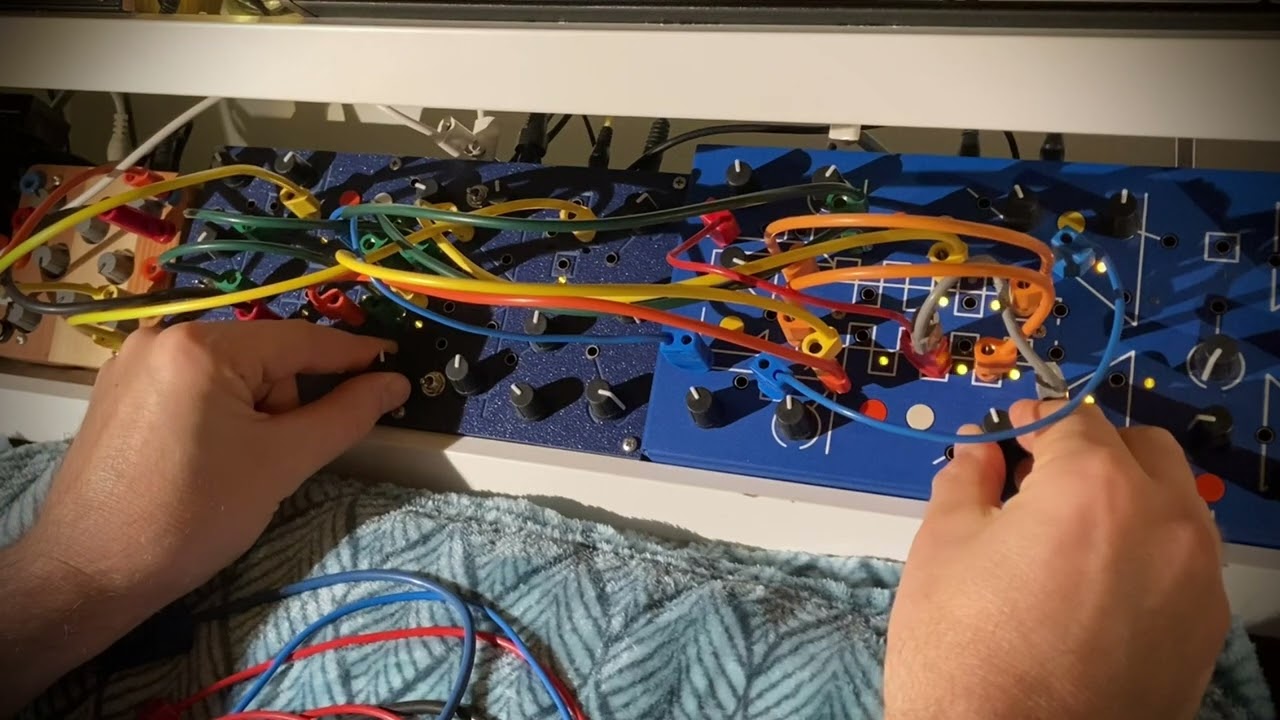 Rigid but elastic: Rhythms with Lorre Mill Double Knots & Ciat-Lonbarde Peterlin