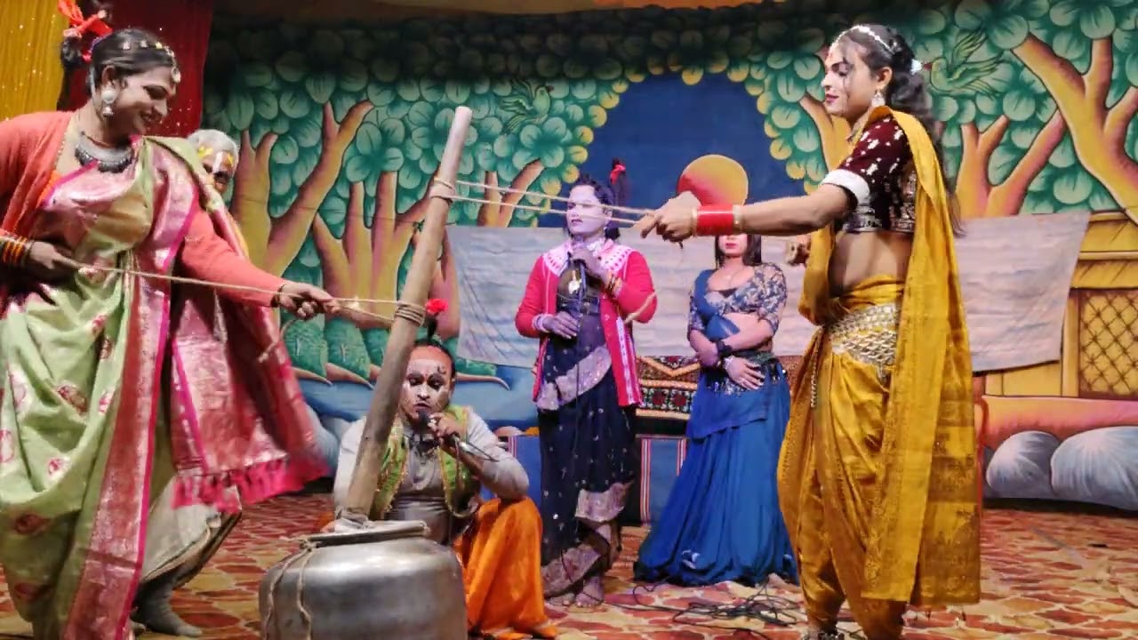 केवट परिवार में आर डी मिलन द्वारा धमाकेदार कॉमेडी रामलीला ग्राम सतोह जालौन 