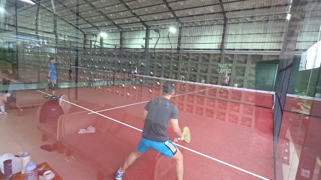 Hendra Adrian vs Raymond Tommy @ Largo