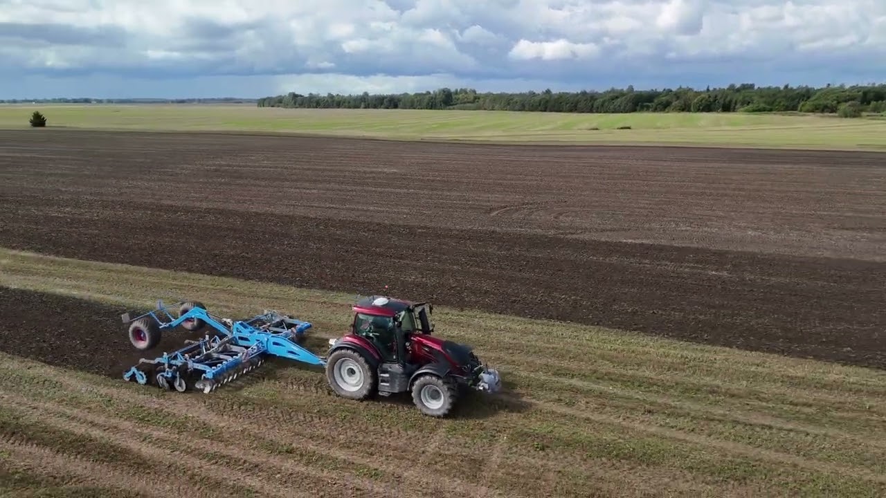 Valtra T254 Versu Conquers the Field with Lemken Rubin 10-600 KUA: Harrowing Excellence