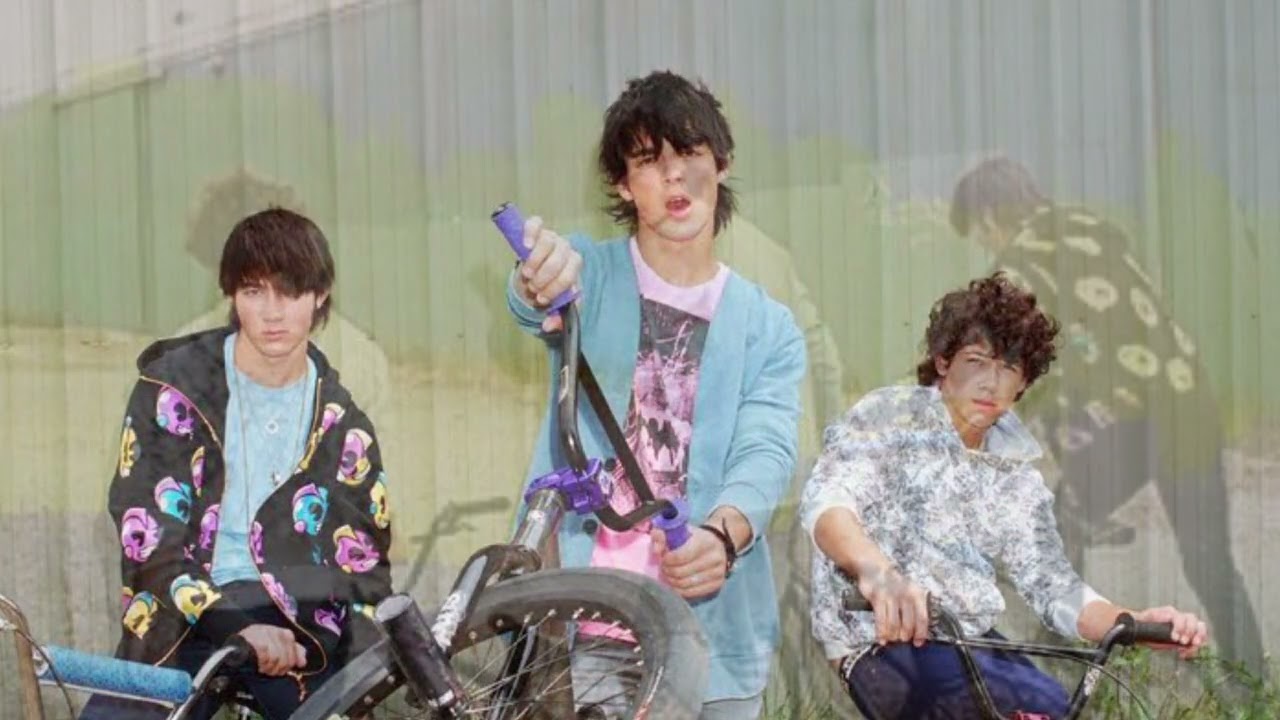 Paiton’s Jonas Brothers Sweet 16 Magazine 2007 Photos. 