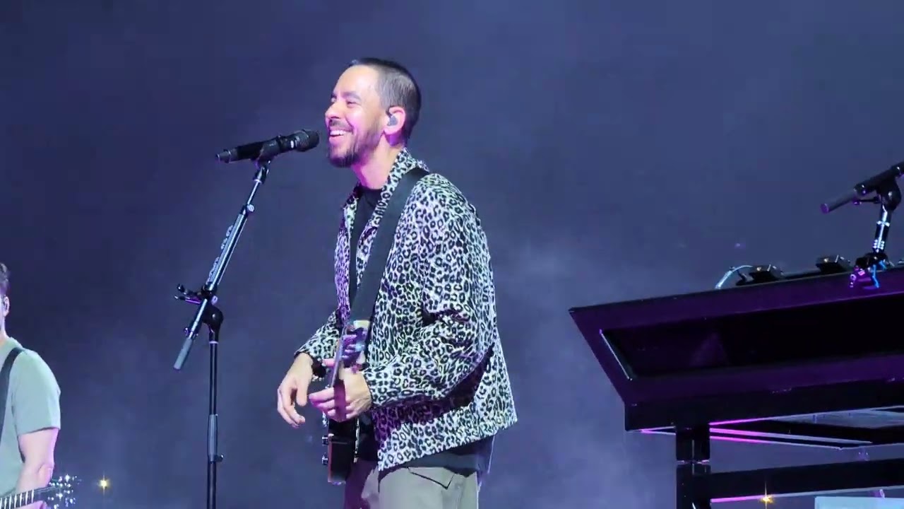 Linkin Park - The Emptiness Machine [4K] (London The O2 Arena 2024)