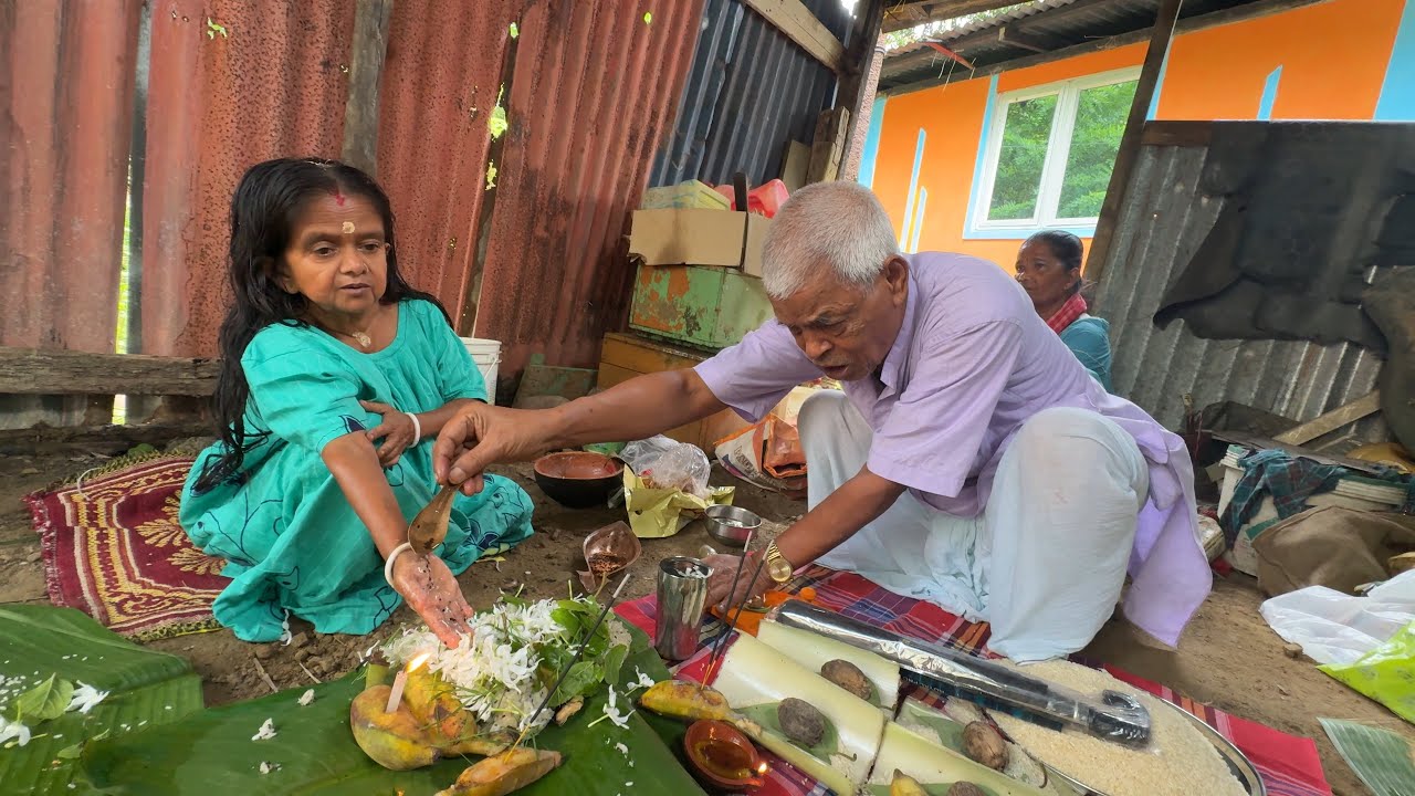 মায়ের নামের ভুজ্জ Maayer Naamer Bhujjo