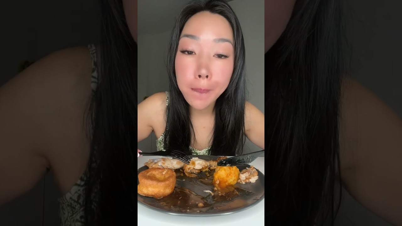 Yorkshire puddings with some sides for lunch 😂