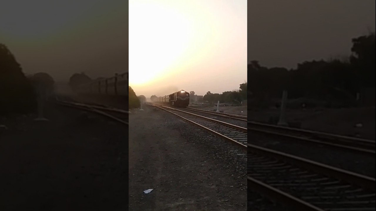 Fast speed of Pakistan Railway train 🚅🚂🚃🚃 
