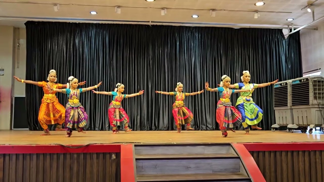 Danz Land Program| Part1|Guruvayoor Melpathoor Auditorium | Diksha and Friends 🧡 