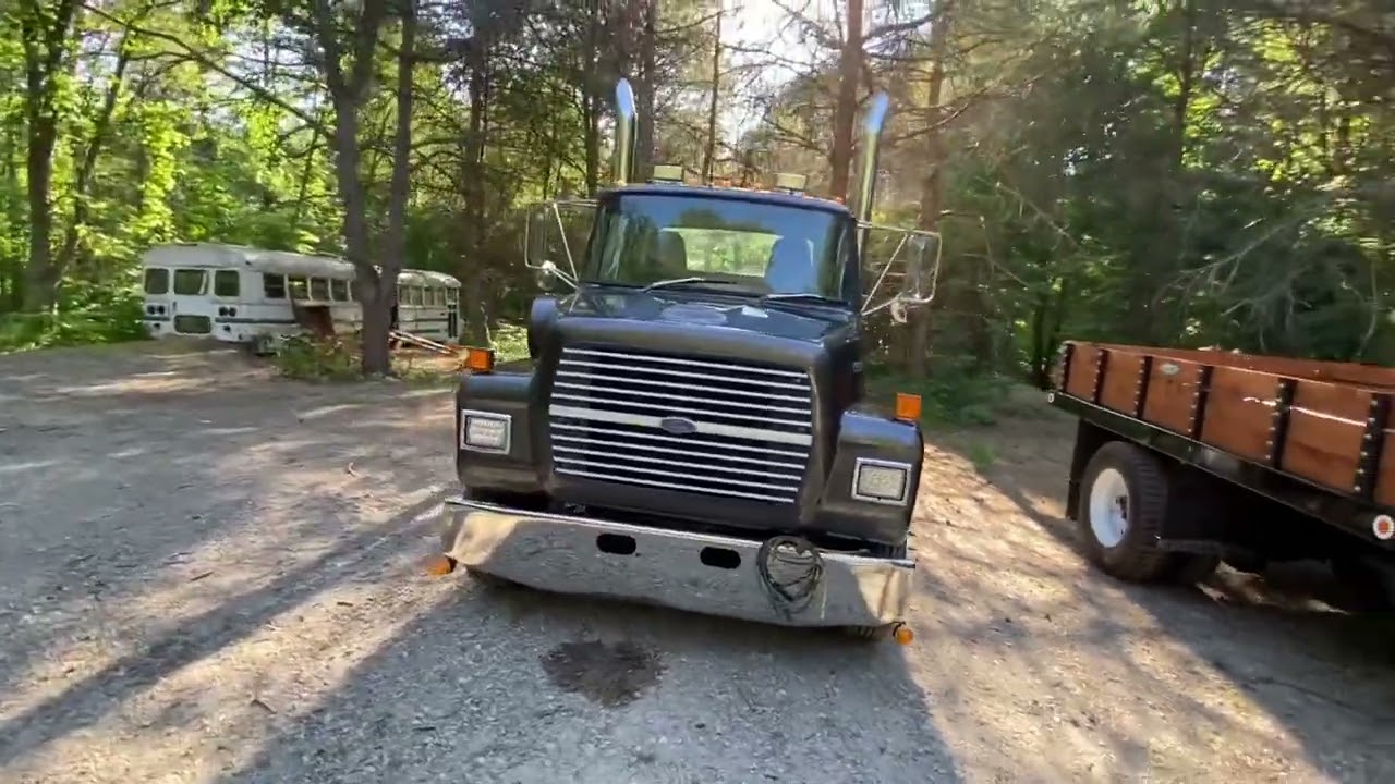 Ford L9000 Episode 31: Reassembled after paint plus an L10 driving clip