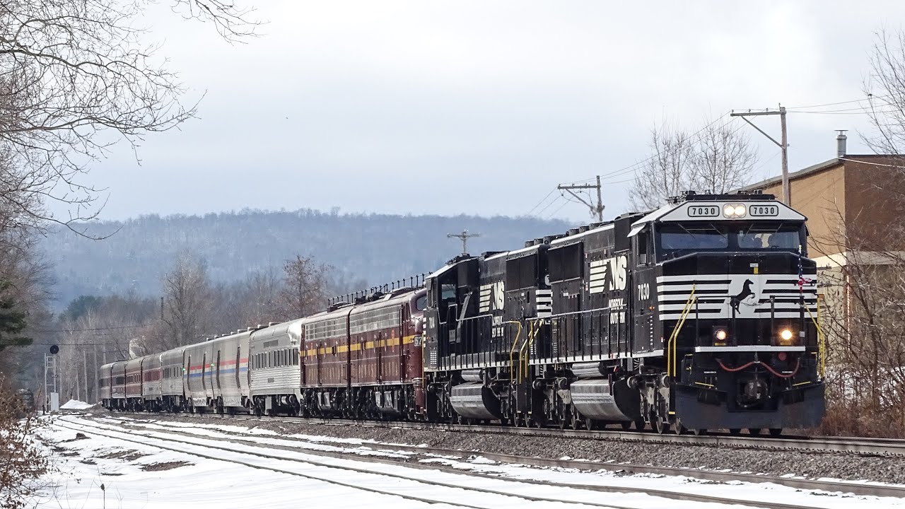 Chasing the NS Toys For Tots Train on the D&H