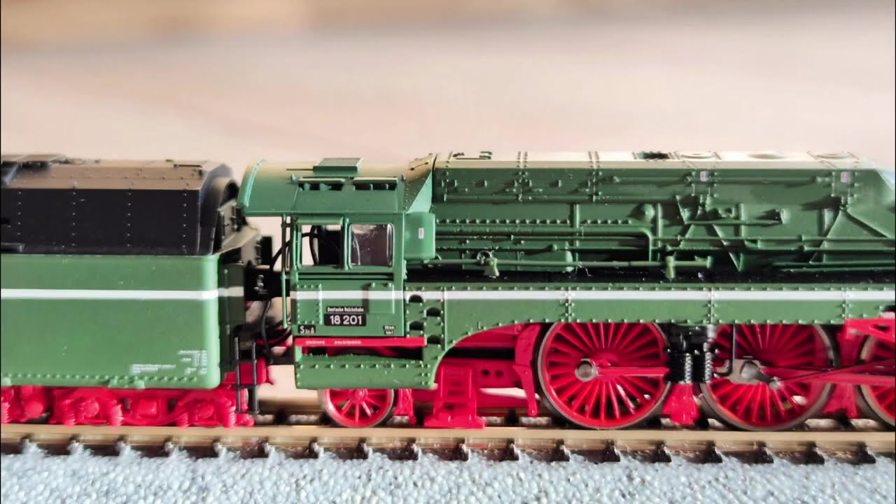 0️⃣3️⃣0️⃣ Spur N 1:160 - BR 114  und 18 201, sowie Stellprobe Fahrleitungsmasten