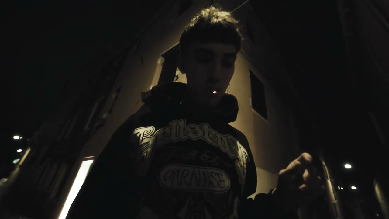Boez - Giù (feat.Dimawhite) (Official Video)