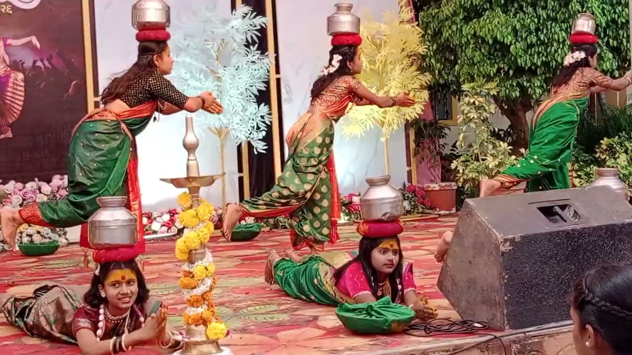 Shri Mudhaidevi Vidyamandir, deur Dance performance 