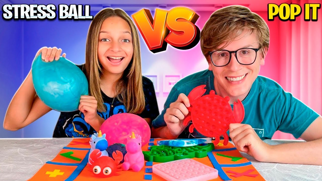 POP IT VS STRESS BALL nas TROCAS DE FIDGET TOYS | Tio Lucas e Laila