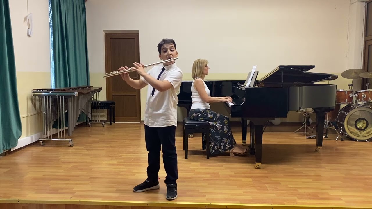 Menua Melik-Haykazyan    - J.S.Bach Menuetto and Scherzo h-moll