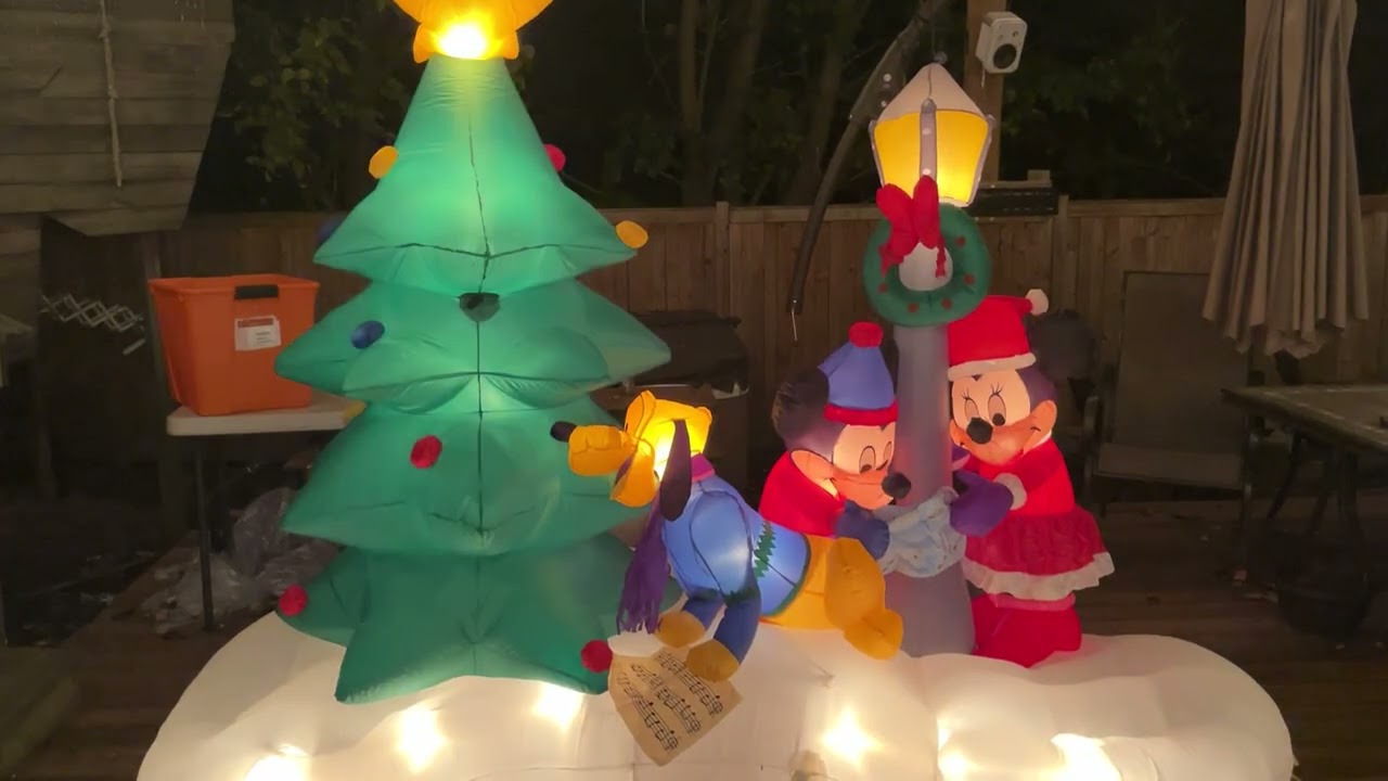 Gemmy Prototype 2007 7FT Airblown Inflatable Disney Mickey Lamppost Lightshow With Minnie And Pluto