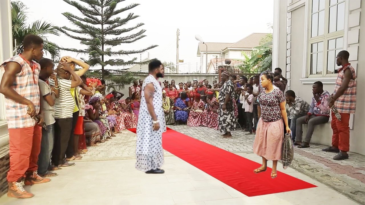 LE PRINCE A CHOISI UNE PAUVRE ORPHELINE, LAISSANT TOUTES LES BELLES FILLES CHOQUÉES FILM NIGÉRIAN