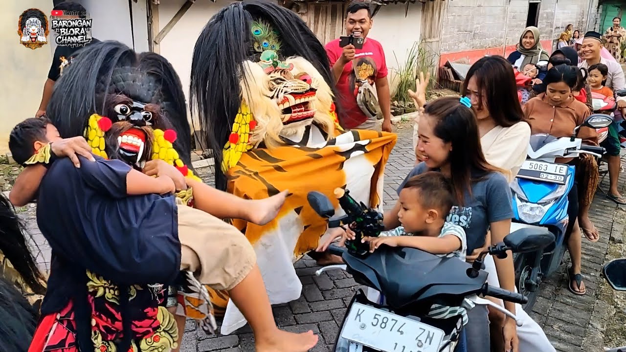 Ngakak!! Si cantik di goda dan ketangkep barongan ngamuk 