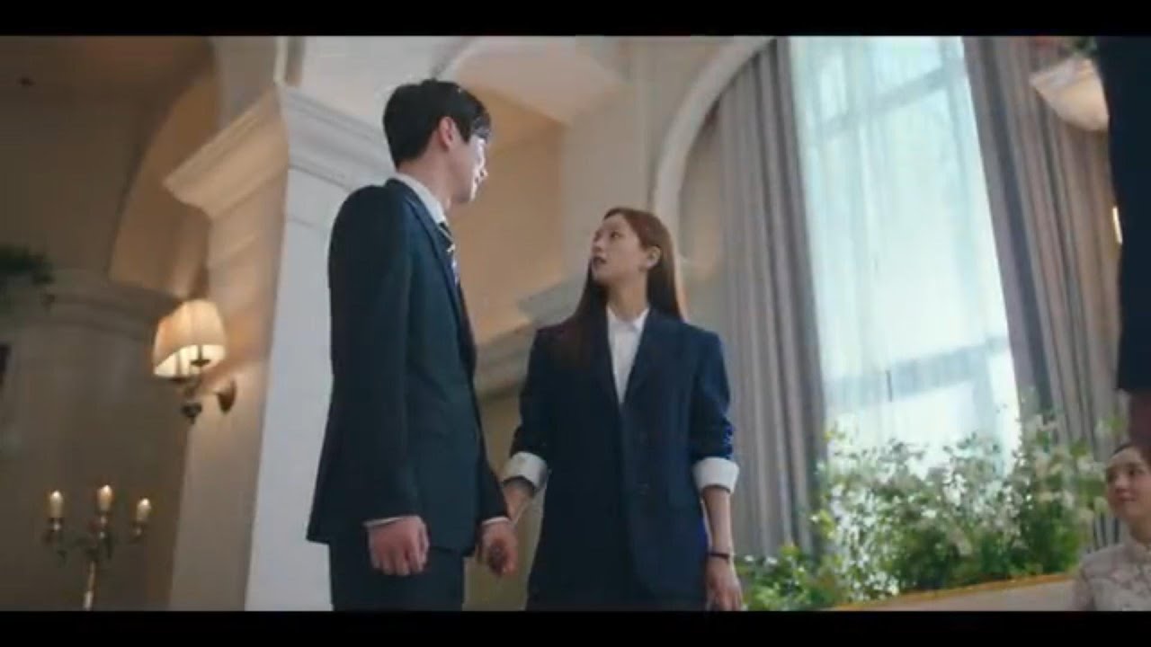 Tae - Hee kissed Dong-Jong after finally confessing he like her too//May I Help You