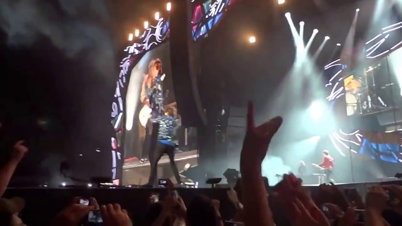 ABERTURA do show dos Rolling Stones em São Paulo