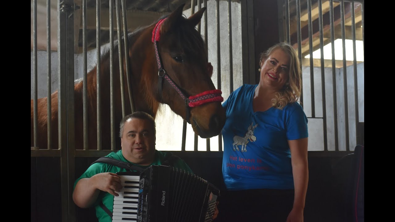 Mel & Den - Het leven is geen Ponykamp