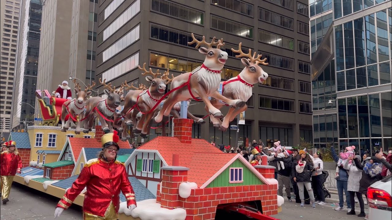 4K🇨🇦Toronto Christmas Parade #canada #christmas #marychristmas