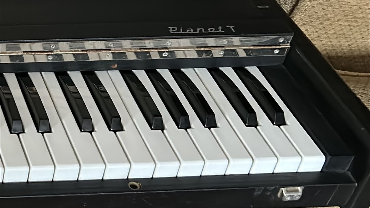 Hohner Pianet T Classic Analog Electric Piano 1977 Demo — электромеханическая клавиатура
