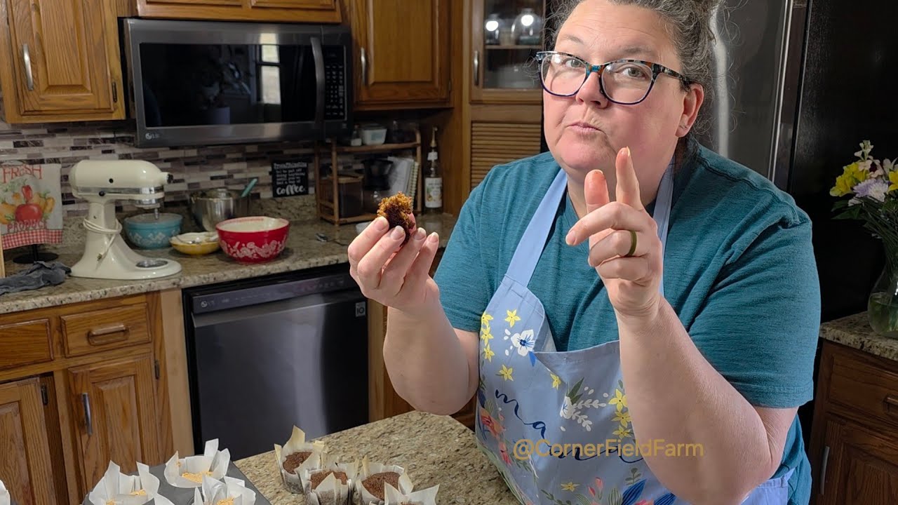 Whole grain jumbo banana muffins 