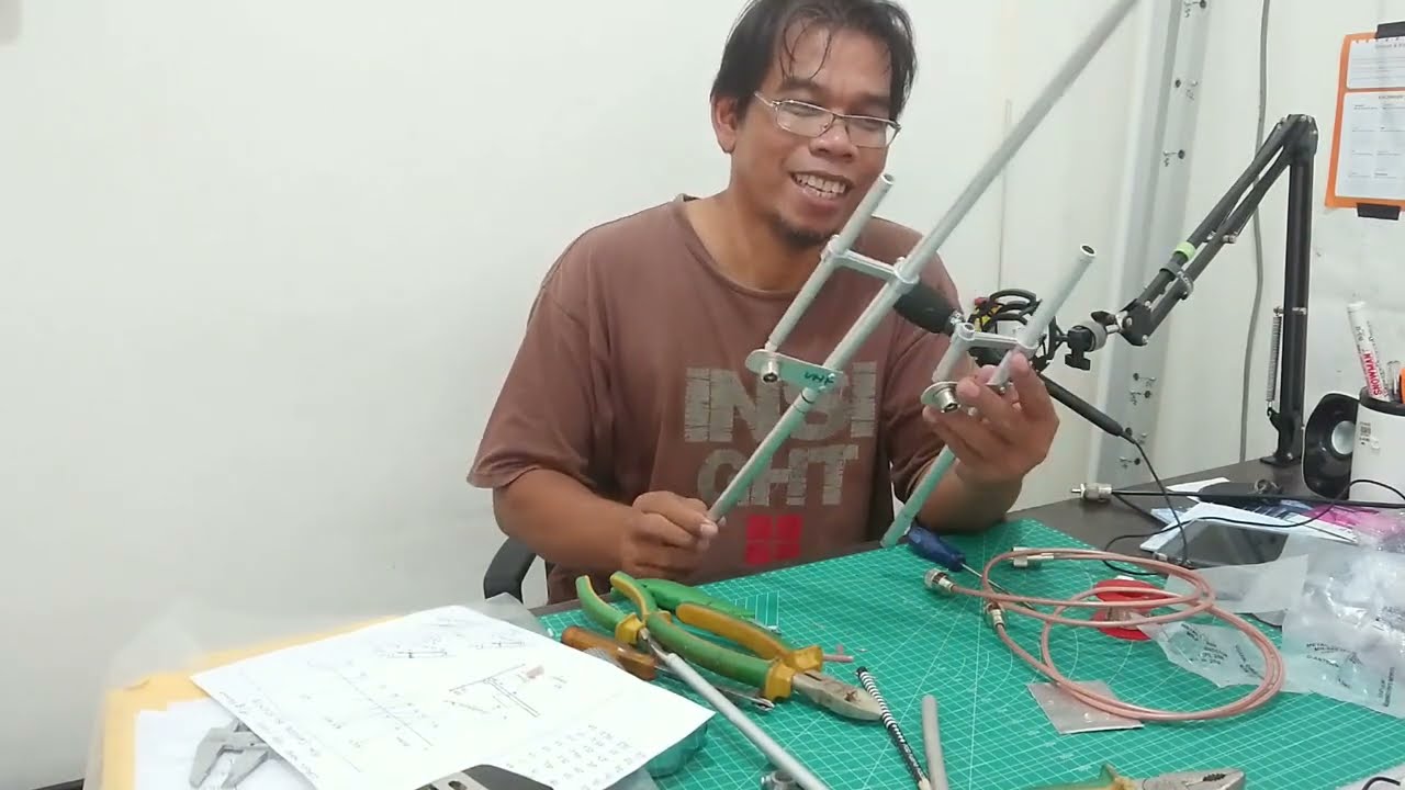 Membuat Antenna Yagi Cross VHF /UHF Satellite Part 2