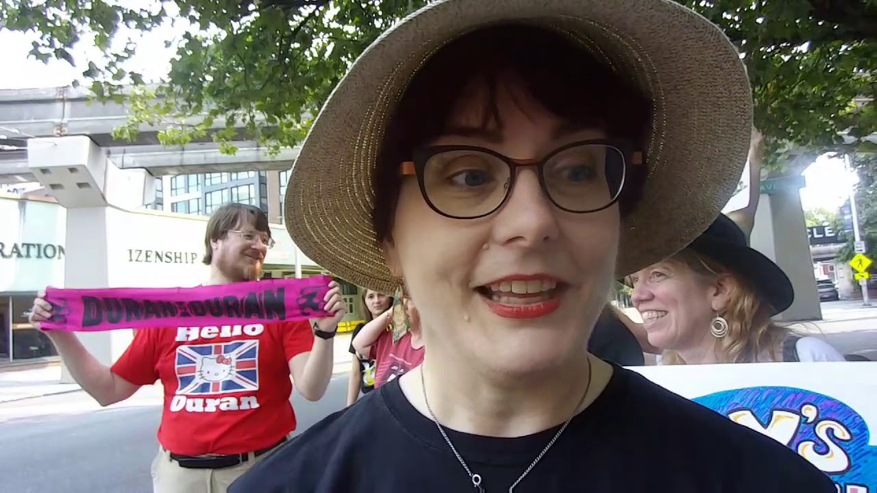 Fans of an 80's icon hit Seattle streets for Duran Duran Appreciation Day 8-10-2018