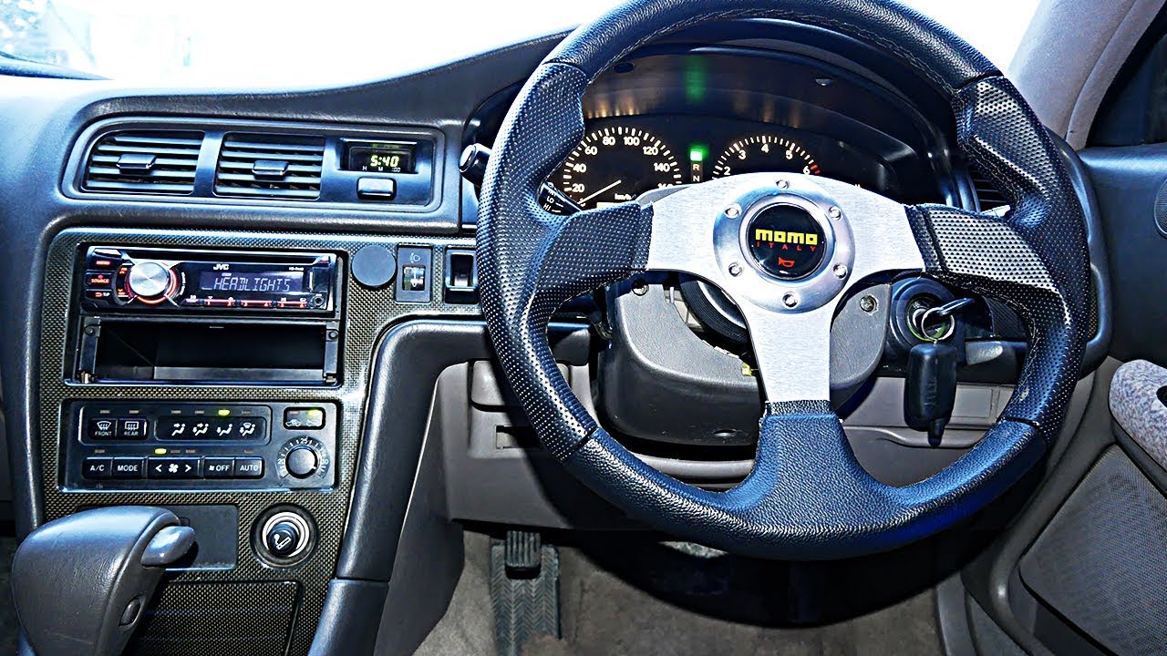 Спортивный руль MOMO на Toyota Mark II Тойота Марк 2