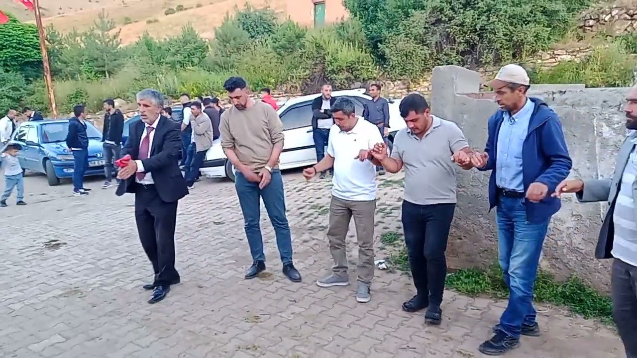 @ibrahim genç Sivas merkeze bağli kuzören köyü davul zurna halayi