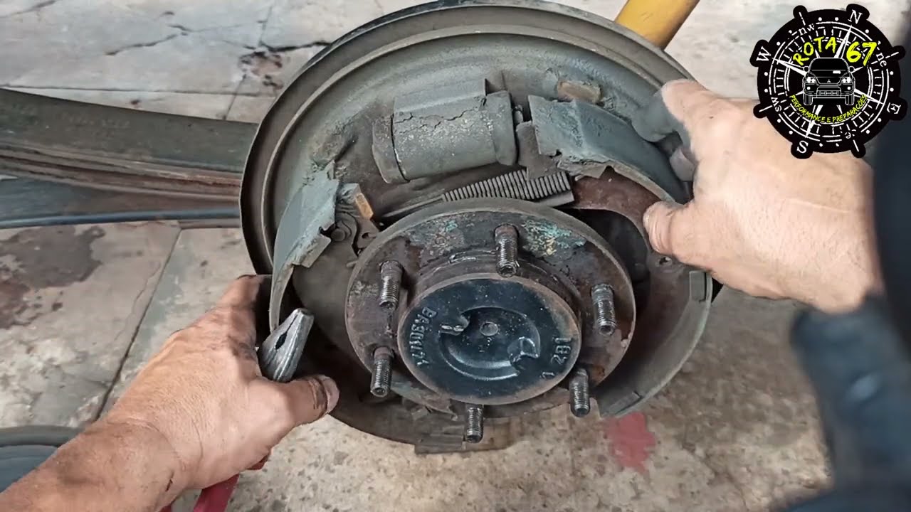 Troca de sapata de freio traseiro na L200 Outdoor da Rota 67!