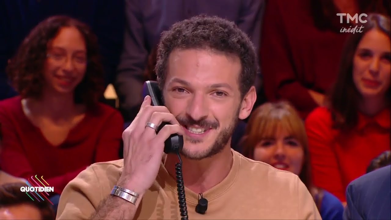 Juste un doigt de Vincent Dedienne | Quotidien avec Yann Barth&egrave;s