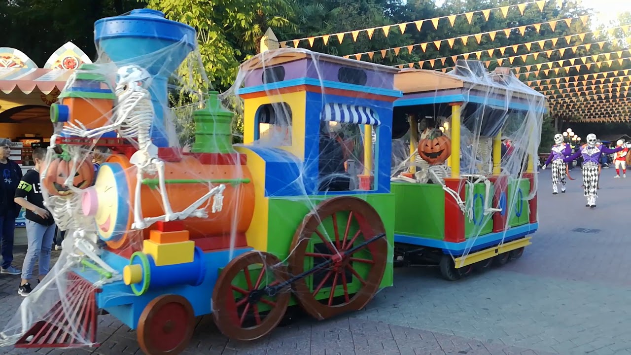 Gardaland Magic Halloween Parade 2017