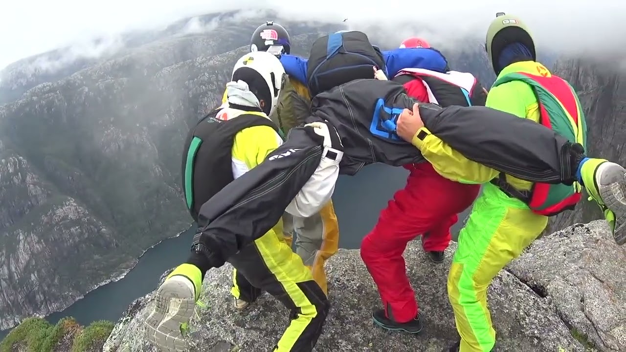 7Way at kjerag Nathan Litzner´s Superman & and the league of partys jump