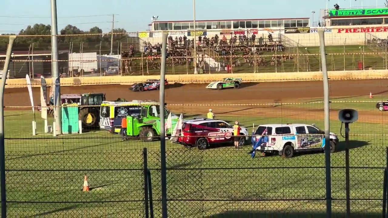 Super Sedans Australian Title Heat 6 Premier Speedway Warrnambool 20/02/2026